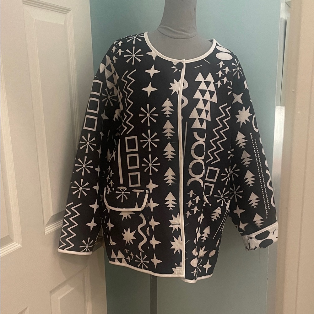 Black and White Geometric Pattern Cardigan quilted! Added bonus…REVERSIBLE.